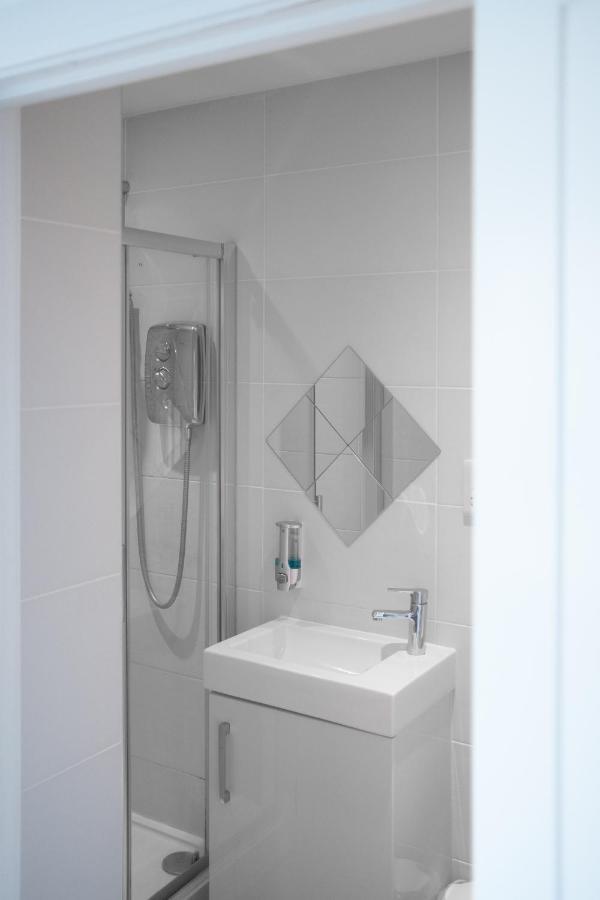 Modern One Bedroom Apartment In Town Centre & 4 Min To The Beach Bournemouth Exterior foto